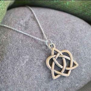 Eternal celtic heart necklace silver